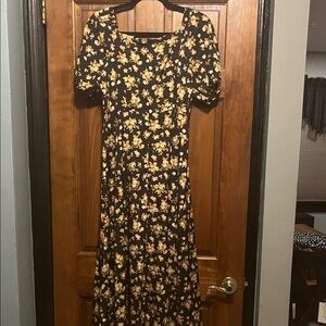 Chic Floral Midi Dress in Black and Yellow